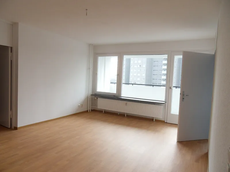 Geräumige 2-Zimmer-Wohnung mit Balkon nahe Gropiusstadtpassagen — photo 1